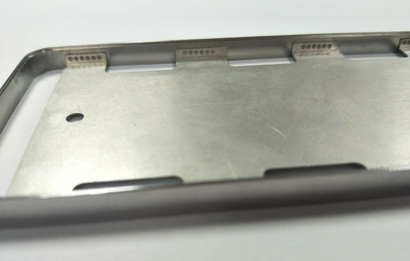 激光焊接機在蘋果手機金屬后殼邊框上的應(yīng)用