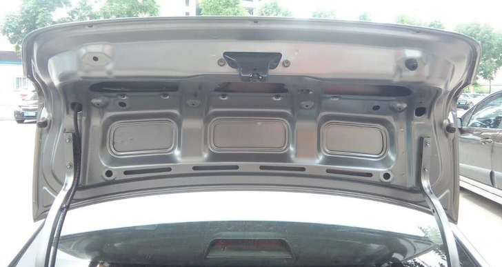 汽車后備箱上激光焊接